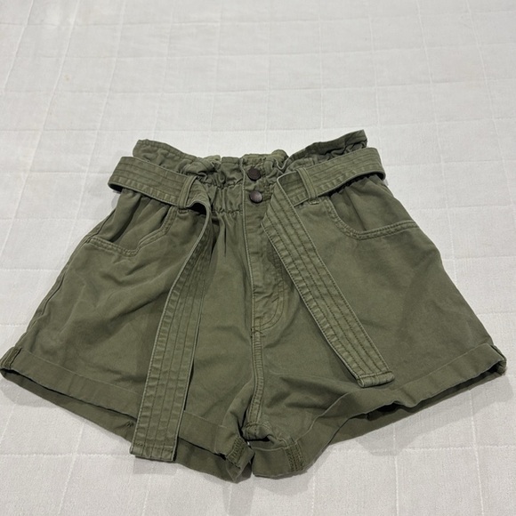 Abercrombie & Fitch Shorts - Picture 12 of 12